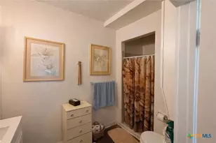 231 S Evie St, Bartlett, TX 76511 - Photo 12