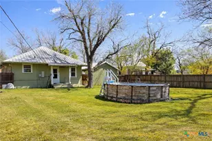 231 S Evie St, Bartlett, TX 76511 - Photo 14