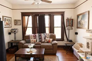 231 S Evie St, Bartlett, TX 76511 - Photo 6