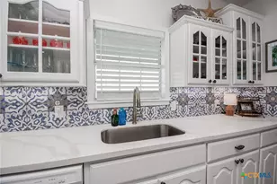 1504 W Bayshore Dr, Palacios, TX 77465 - Photo 14