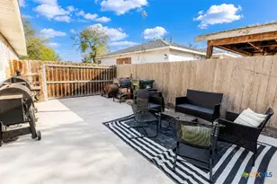 633 Tutt Ave, Taft, TX 78390 - Photo 18
