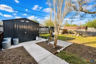 633 Tutt Ave, Taft, TX 78390 - Photo 16