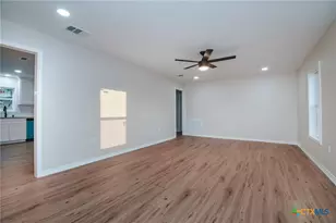 702 E Airline Rd, Victoria, TX 77901 - Photo 2