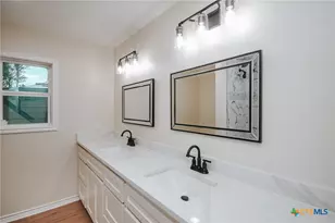 702 E Airline Rd, Victoria, TX 77901 - Photo 10