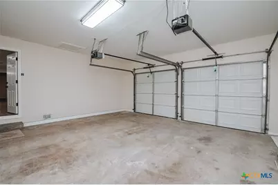 702 E Airline Road, Victoria, TX 77901 - Photo 14