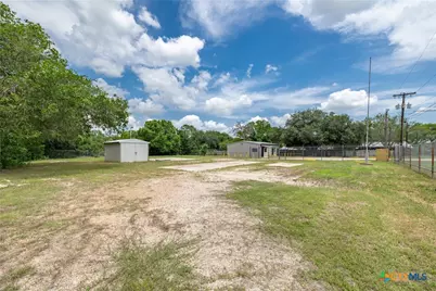 530 Seydler Street, Gonzales, TX 78629 - Photo 16