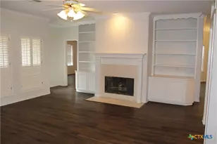 504 Vista Cove, Victoria, TX 77904 - Photo 4