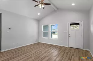 930 Redwood Ave, Rockport, TX 78382 - Photo 6