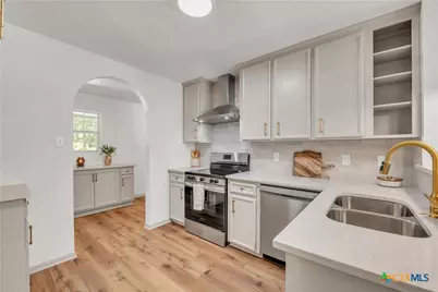 42 Great West Loop, Belton, TX 76513 - Photo 2