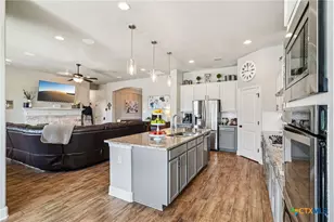 1074 Boulder Run, New Braunfels, TX 78132 - Photo 14