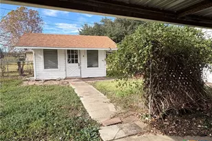 106 N 1st St, Little River Academy, TX 76554 - Photo 14