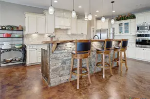 205 S Avenue D, Shiner, TX 77984 - Photo 10