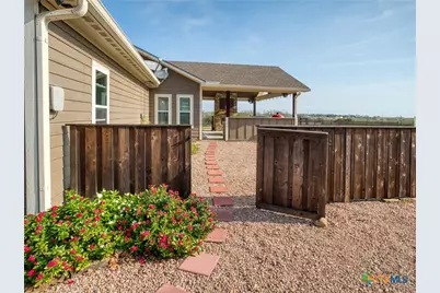 205 S Avenue D, Shiner, TX 77984 - Photo 38