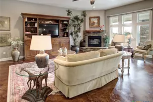 205 S Avenue D, Shiner, TX 77984 - Photo 8