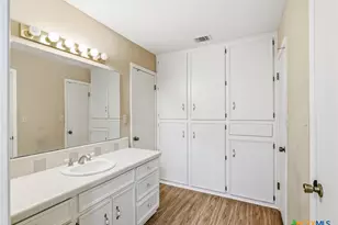 203 Wilshire Dr, Victoria, TX 77904 - Photo 12