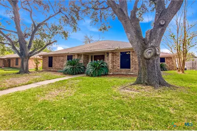 203 Wilshire Drive, Victoria, TX 77904 - Photo 1