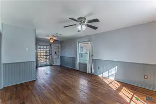 1418 S 3rd St, Temple, TX 76504 - Photo 2