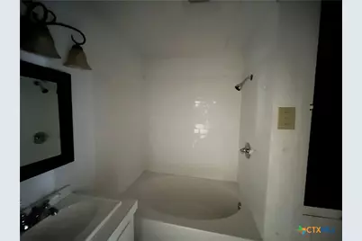 104 N Park Street, Lampasas, TX 76550 - Photo 6