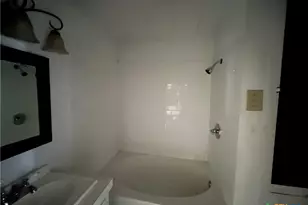 104 N Park St, Lampasas, TX 76550 - Photo 6