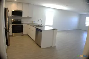 809 Riviera Ct, Seguin, TX 78155 - Photo 2