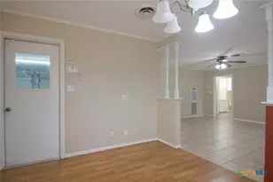 303 Gettysburg Dr, Victoria, TX 77904 - Photo 4