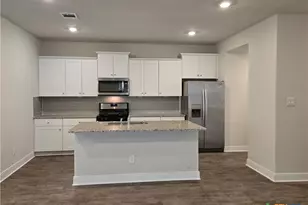 1420 Parkwood, Seguin, TX 78155 - Photo 2