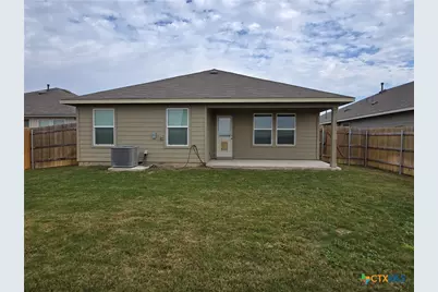 1420 Parkwood, Seguin, TX 78155 - Photo 12