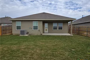 1420 Parkwood, Seguin, TX 78155 - Photo 12