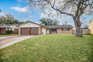 118 Holiday Ln, Port Lavaca, TX 77979 - Photo 2