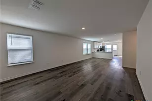 862 Bluegrass Pt, New Braunfels, TX 78130 - Photo 4