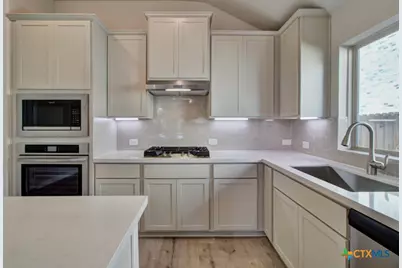 1764 Heritage Maples, New Braunfels, TX 78132 - Photo 2