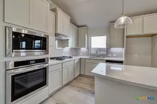 1764 Heritage Maples, New Braunfels, TX 78132 - Photo 4