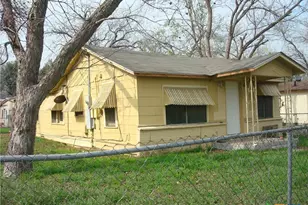 802 Campbell St, Seguin, TX 78155 - Photo 1