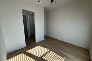 318 Warehouse Rd, Victoria, TX 77905 - Photo 24