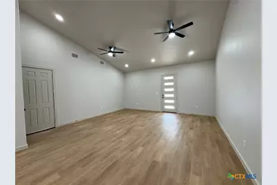 318 Warehouse Road, Victoria, TX 77905 - Photo 2