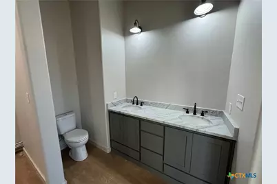 318 Warehouse Road, Victoria, TX 77905 - Photo 16