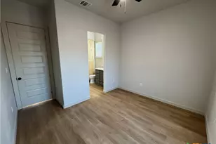 318 Warehouse Rd, Victoria, TX 77905 - Photo 32