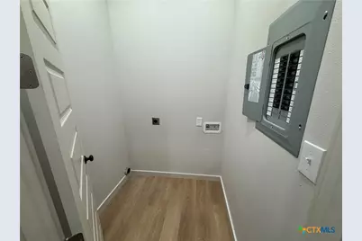 318 Warehouse Road, Victoria, TX 77905 - Photo 34