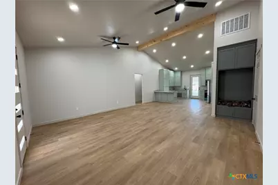 318 Warehouse Road, Victoria, TX 77905 - Photo 6