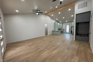 318 Warehouse Rd, Victoria, TX 77905 - Photo 6