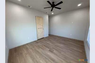 318 Warehouse Road, Victoria, TX 77905 - Photo 14