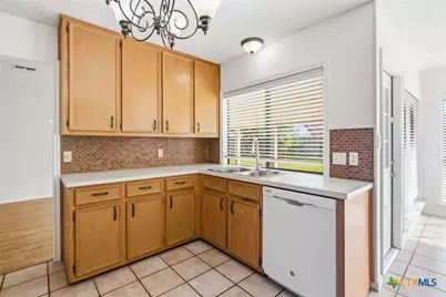 205 Lansdown Street, Victoria, TX 77904 - Photo 10