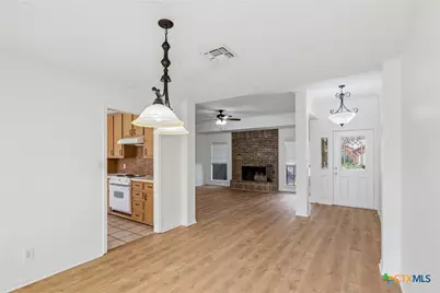 205 Lansdown Street, Victoria, TX 77904 - Photo 8