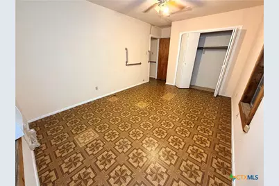 2304 Louise Street, Seguin, TX 78155 - Photo 10