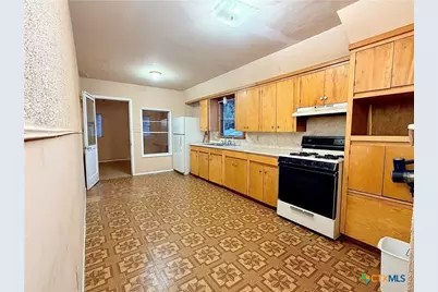 2304 Louise Street, Seguin, TX 78155 - Photo 6