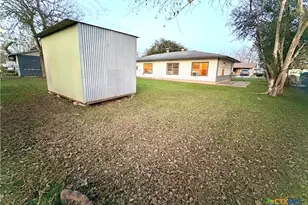 2304 Louise St, Seguin, TX 78155 - Photo 20