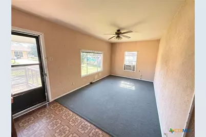 2304 Louise Street, Seguin, TX 78155 - Photo 4