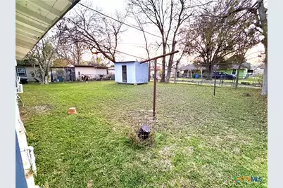2304 Louise Street, Seguin, TX 78155 - Photo 18