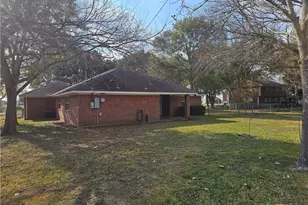 1106 Berkman Dr, Victoria, TX 77904 - Photo 8