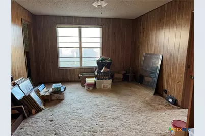 2742 W Kingsbury Street, Seguin, TX 78155 - Photo 10